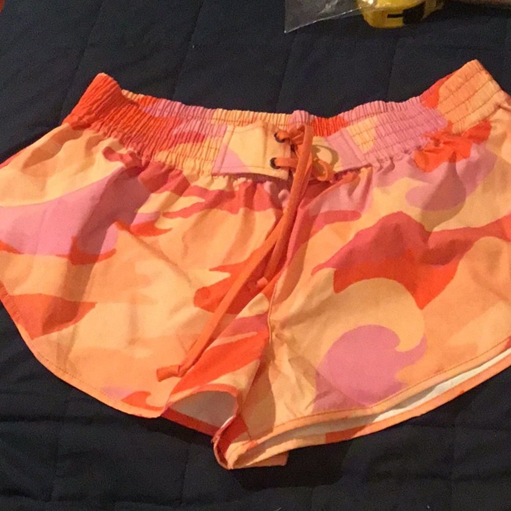 NWT Free People Easy Does It Wave Print Athletic Shorts